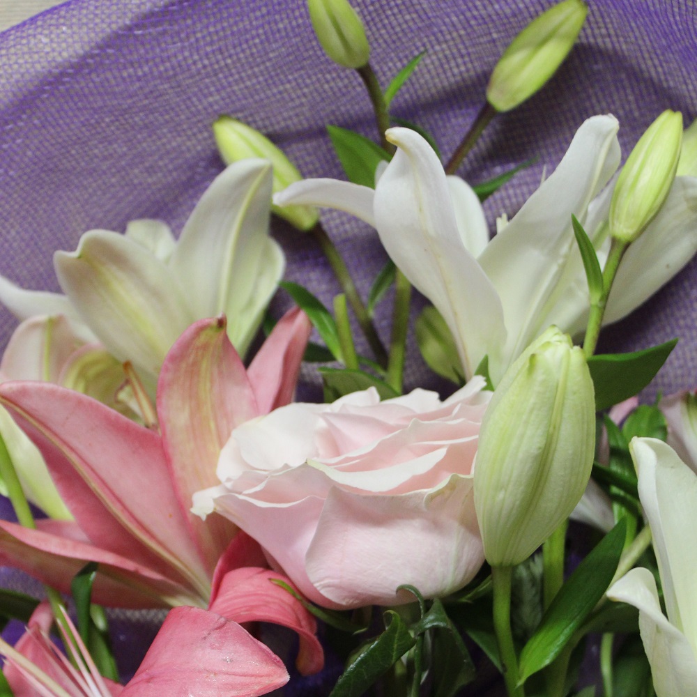 Mazzo di fiori misti per cerimonia funebre - La Violetta ...