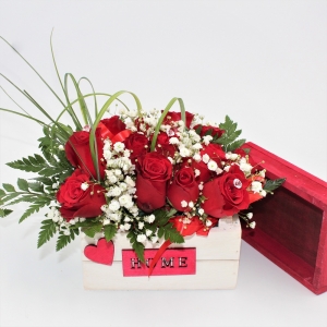 Rose Rosse in Scrigno di Legno