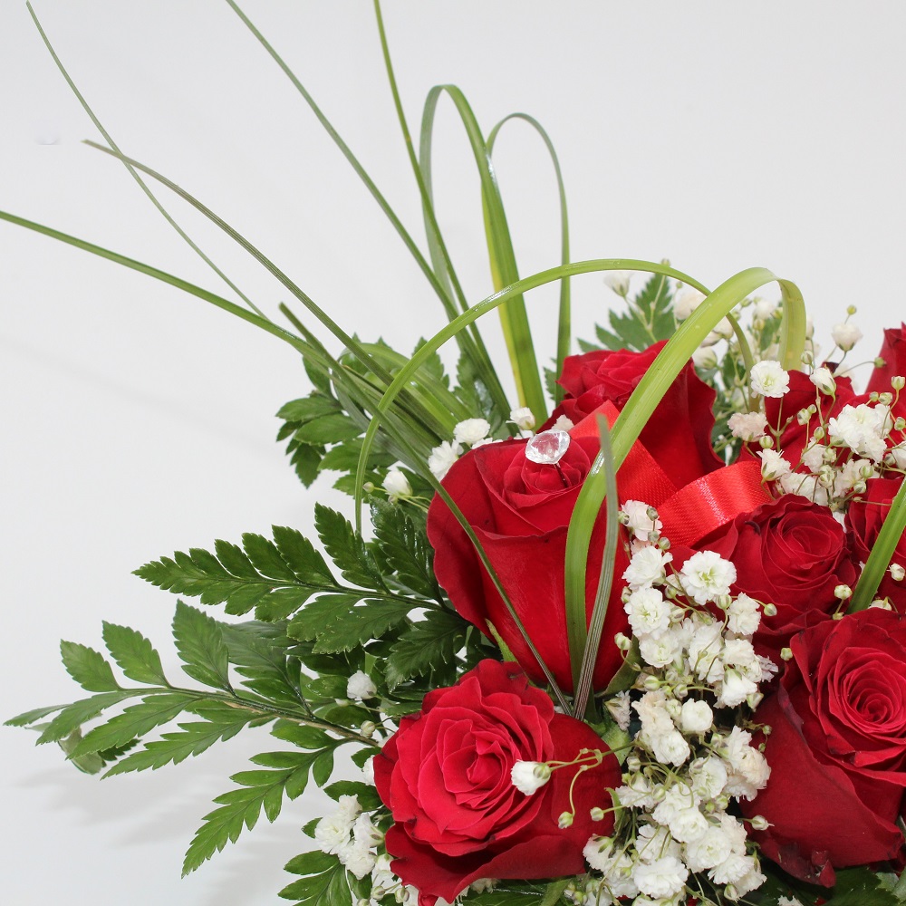 Rose Rosse in Scrigno di Legno dettaglio