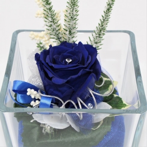 Rosa Stabilizzata in Cubo di Cristallo dett fiore